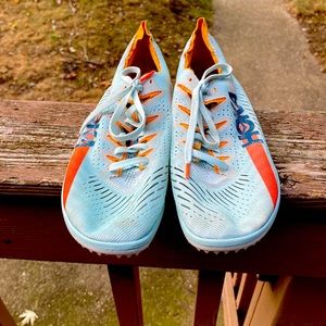 I’m selling the hoka md distance spikes
